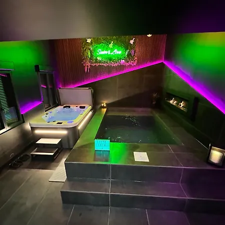 Swim & Апартаменты Nanteuil-le-Haudouin